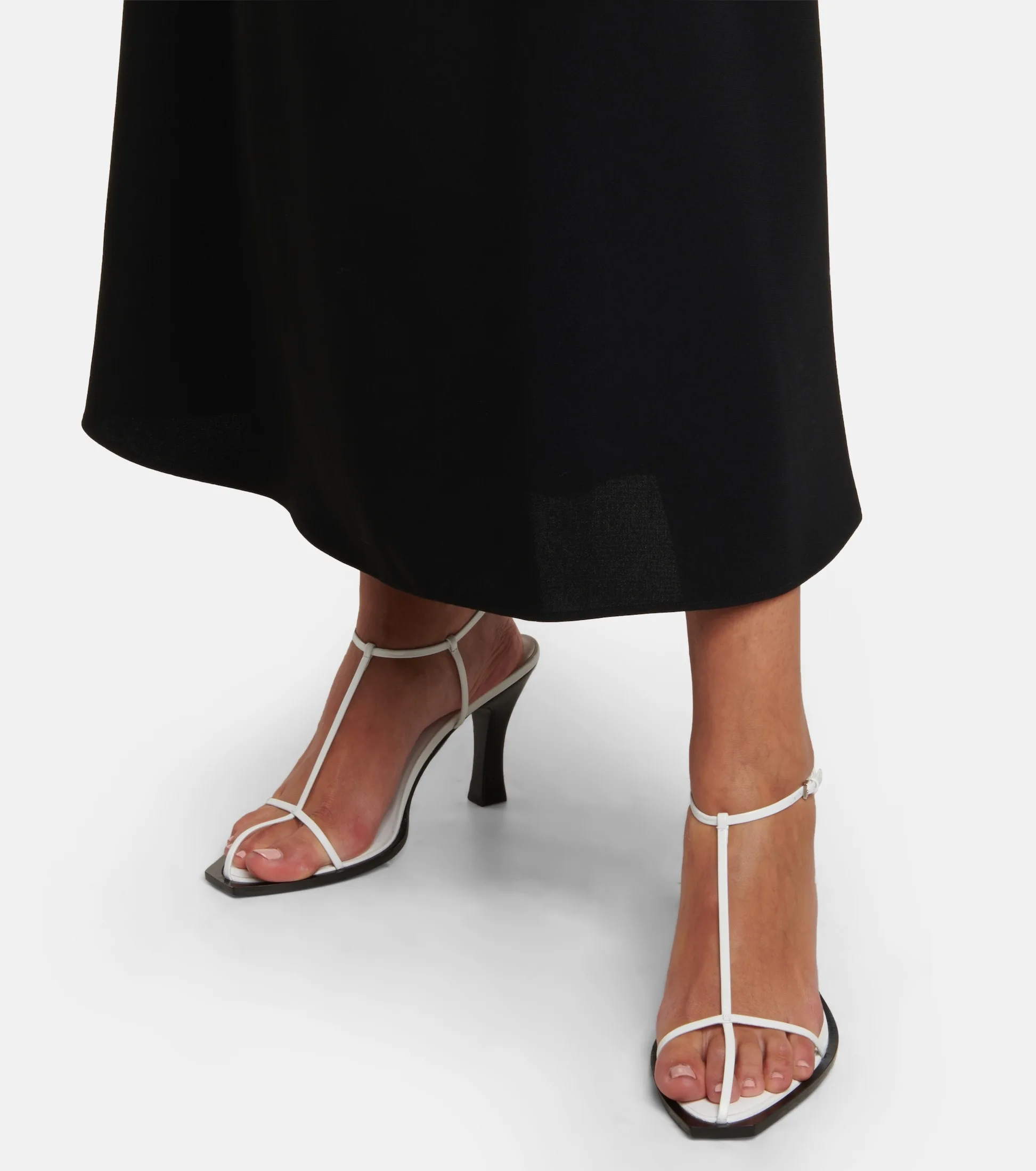 Women Open-toe Summertime Romanesque Style Retro Flat Base Mid-heel French Style T-shaped Sandal Slipper #11
Women Open-toe Summertime Romanesque Style Retro Flat Base Mid-heel French Style T-shaped Sandal Slipper #11