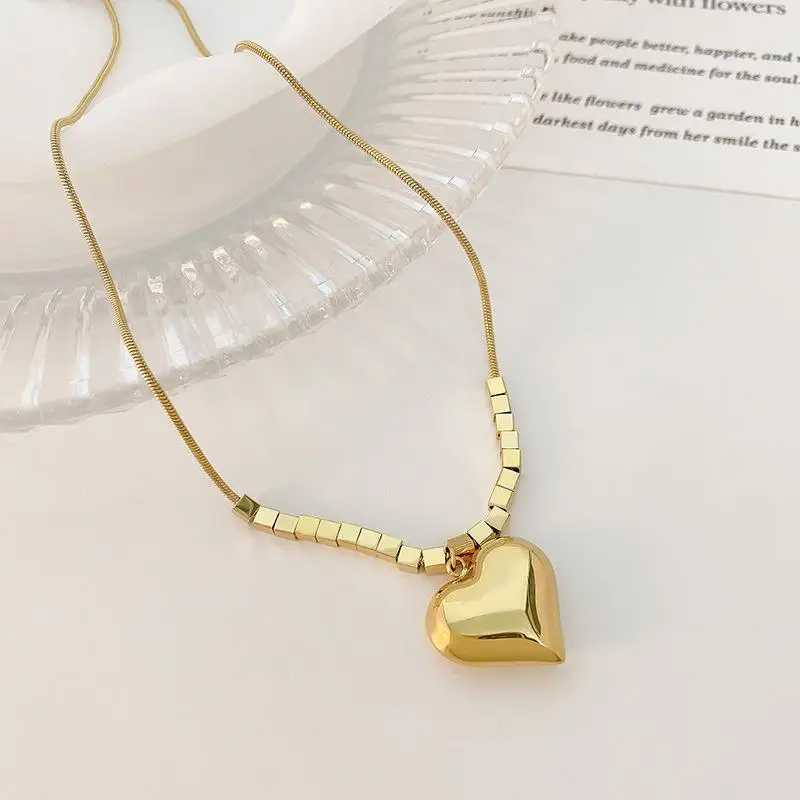 2023 New Hot Selling Authentic Titanium Steel Colorfast Anti Allergic Small Square Necklace Women's Luxury High Class Love Penda
2023 New Hot Selling Authentic Titanium Steel Colorfast Anti Allergic Small Square Necklace Women's Luxury High Class Love Penda