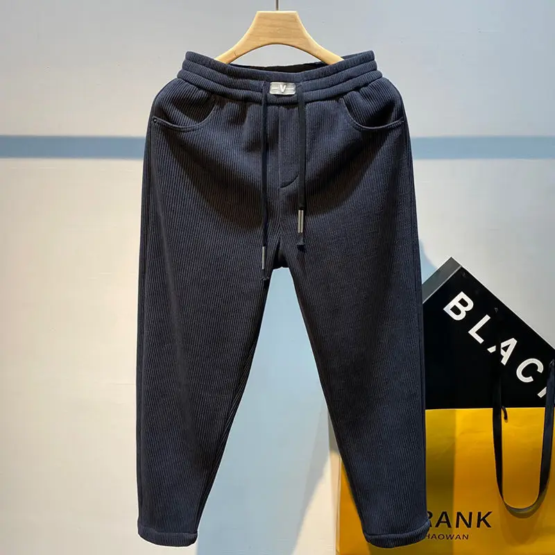 High Quality Men's Winter Plush and Thickened Sweatpants Pants Loose and Trendy Brand Winter High-end Casual Male Pants
High Quality Men's Winter Plush and Thickened Sweatpants Pants Loose and Trendy Brand Winter High-end Casual Male Pants
