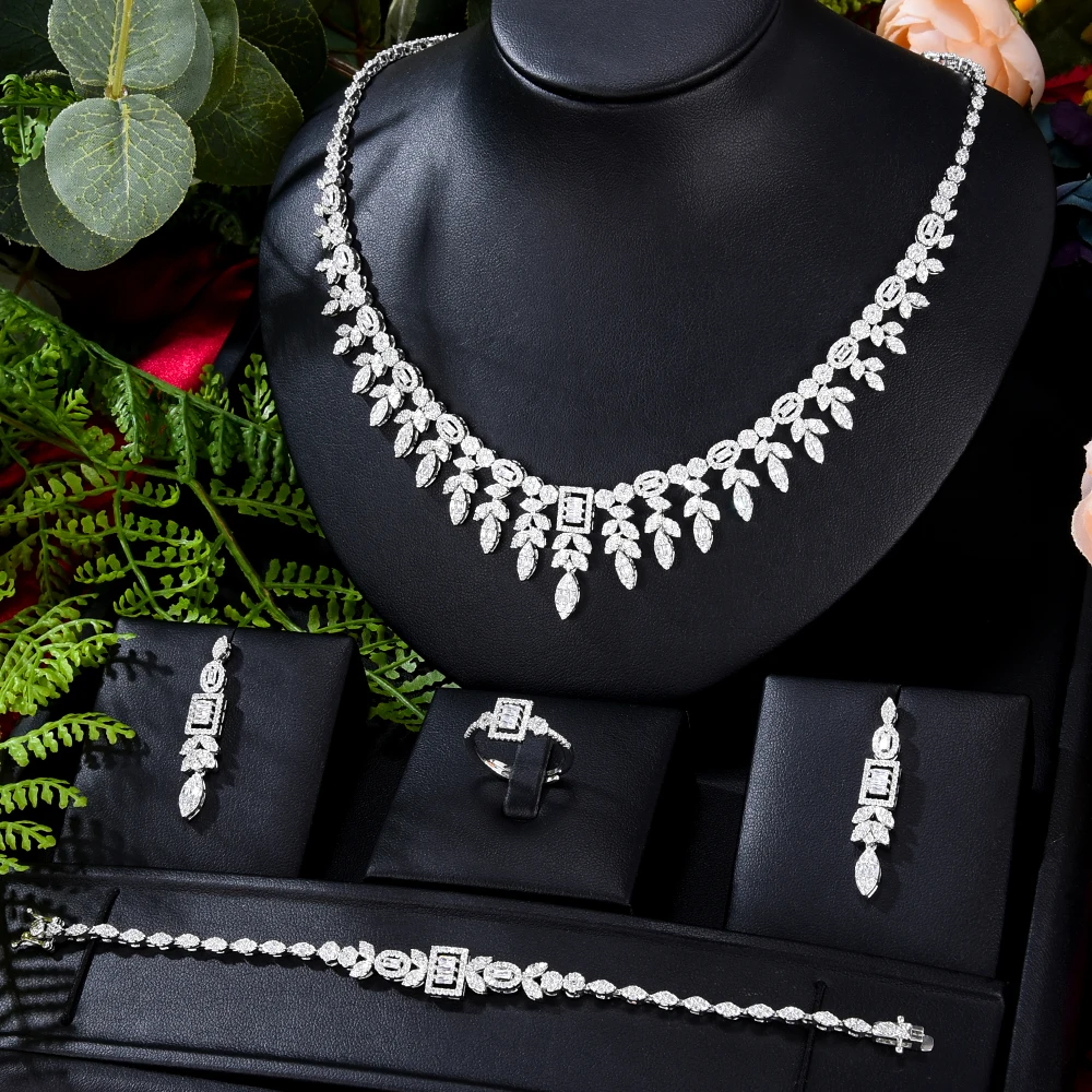 Soramoore New Trendy Luxury Necklace Bracelet Earrings Ring 4pcs Set For Women Bridal Wedding Party Show Jewelry High Quality
Soramoore New Trendy Luxury Necklace Bracelet Earrings Ring 4pcs Set For Women Bridal Wedding Party Show Jewelry High Quality