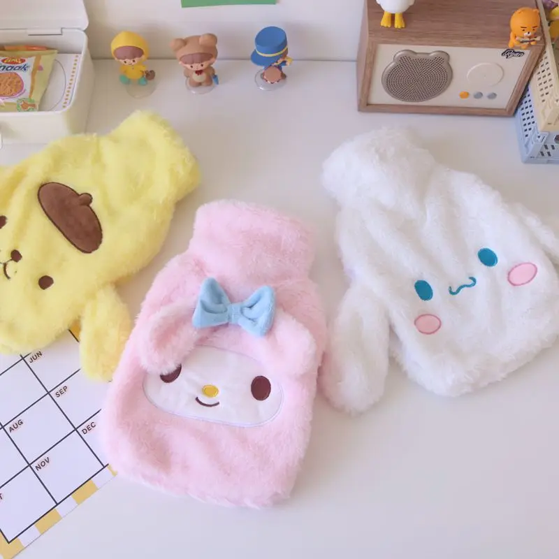 Милая Sanrioed аниме мультяшная серия mymelody Kuromi Cinnamoroll Милая модная плюшевая бутылка для горячей воды портативная Съемная грелка
Милая Sanrioed аниме мультяшная серия mymelody Kuromi Cinnamoroll Милая модная плюшевая бутылка для горячей воды портативная Съемная грелка