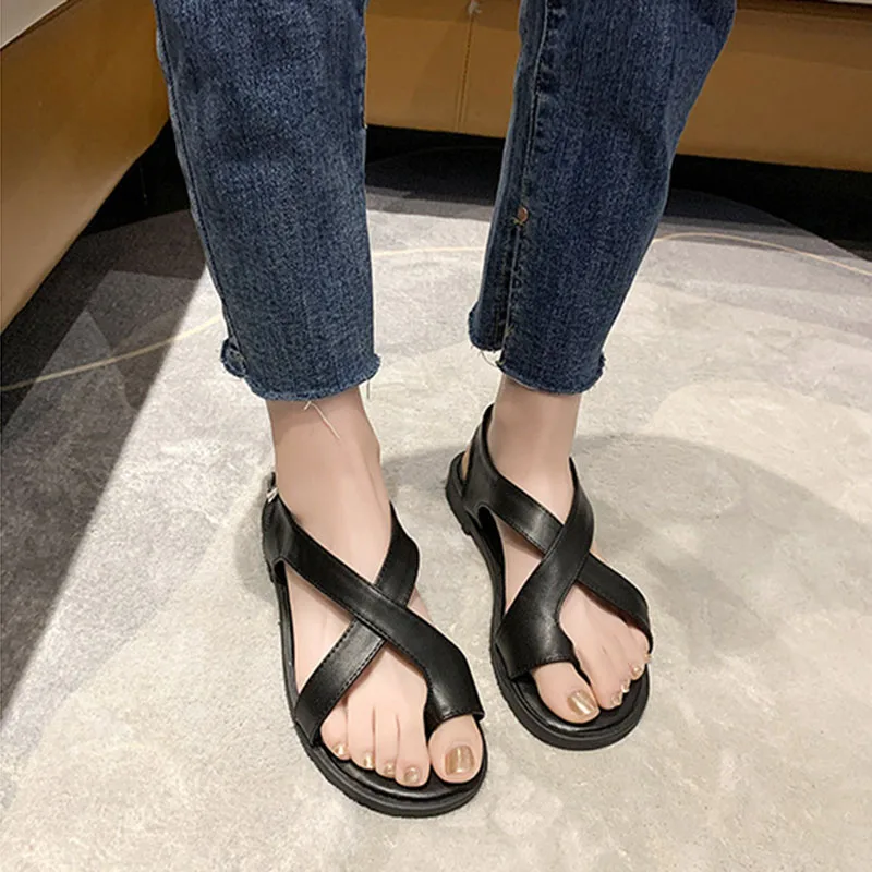 Roman Sandals Women's Fashion Korean Black White Flat Shoes 2022 Summer Ladies Beach Flip Flops Size 35-39 sandalias de mujer
Roman Sandals Women's Fashion Korean Black White Flat Shoes 2022 Summer Ladies Beach Flip Flops Size 35-39 sandalias de mujer
