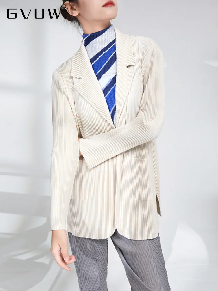 GVUW Pleated Thicken Blazer Coat For Women Lapel Solid Color Split Loose Casual Cardigan Female Fashion Clothing Autumn 17G0166
GVUW Pleated Thicken Blazer Coat For Women Lapel Solid Color Split Loose Casual Cardigan Female Fashion Clothing Autumn 17G0166