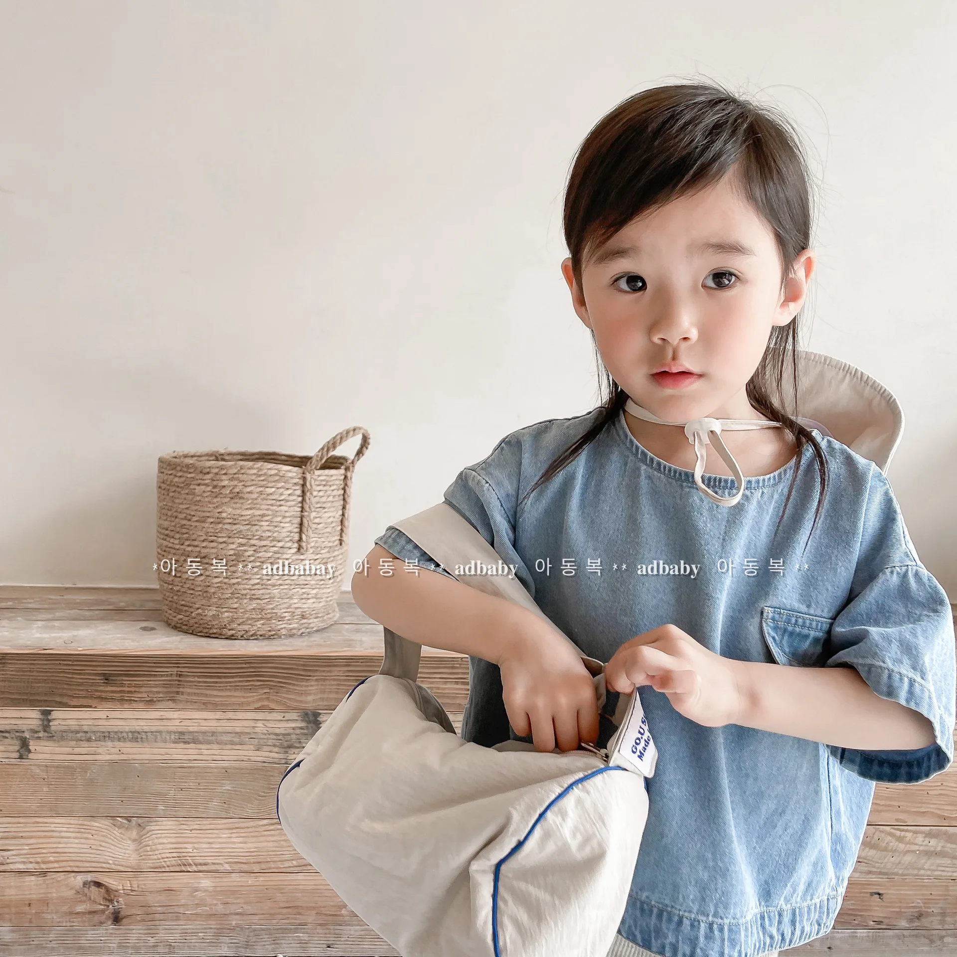 2023 Summer New Children T Shirt Short Sleeve Little Girls Denim Shirts Loose Casual Kids T Shirts Solid Baby Boy Denim T Shirts
2023 Summer New Children T Shirt Short Sleeve Little Girls Denim Shirts Loose Casual Kids T Shirts Solid Baby Boy Denim T Shirts
