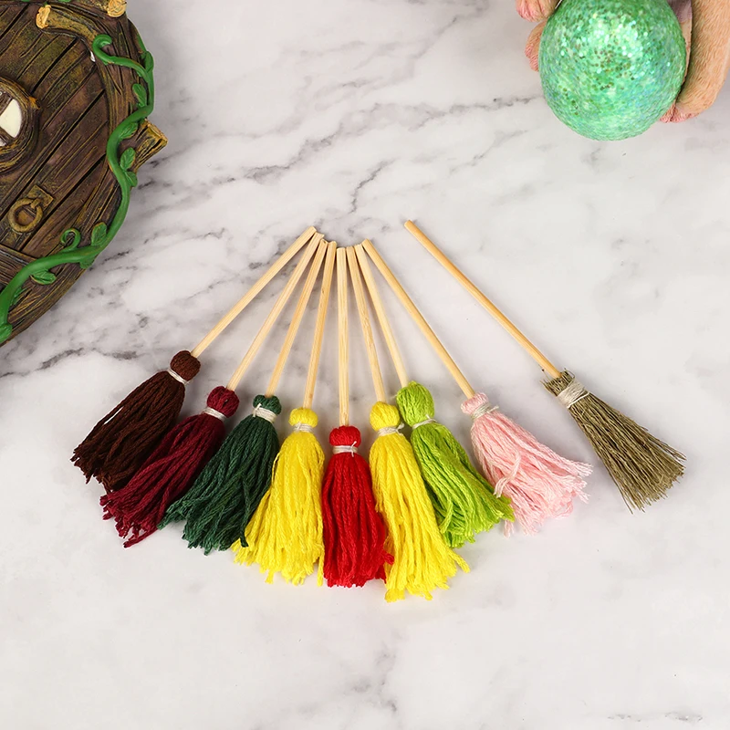 1Pcs DollHouse Miniature Simulation Mop Model Kitchen Furniture Accessories For Doll House Decor Kids Play Toys Random Color
1Pcs DollHouse Miniature Simulation Mop Model Kitchen Furniture Accessories For Doll House Decor Kids Play Toys Random Color