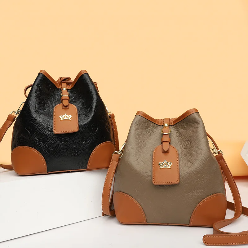 Leather Women's Bag Fashion Embossed Contrast Color Large Capacity Portable Shoulder Messenger Commuter Luxury Bucket Crossbody
Leather Women's Bag Fashion Embossed Contrast Color Large Capacity Portable Shoulder Messenger Commuter Luxury Bucket Crossbody