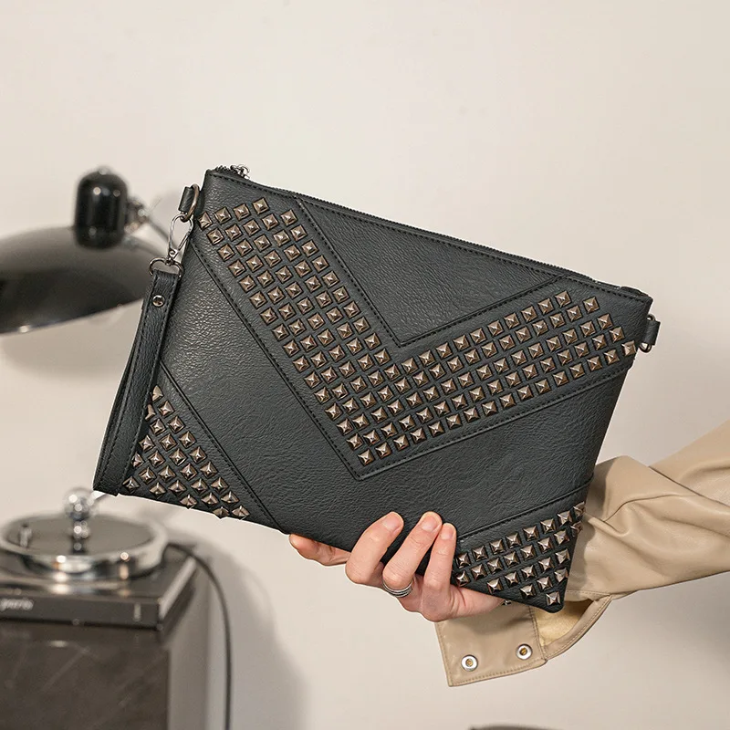 Fashion Rivet Clutch Bag Fashion Korean Casual Light Business Shoulder Bag Liu Ding Men's Handbag
Fashion Rivet Clutch Bag Fashion Korean Casual Light Business Shoulder Bag Liu Ding Men's Handbag