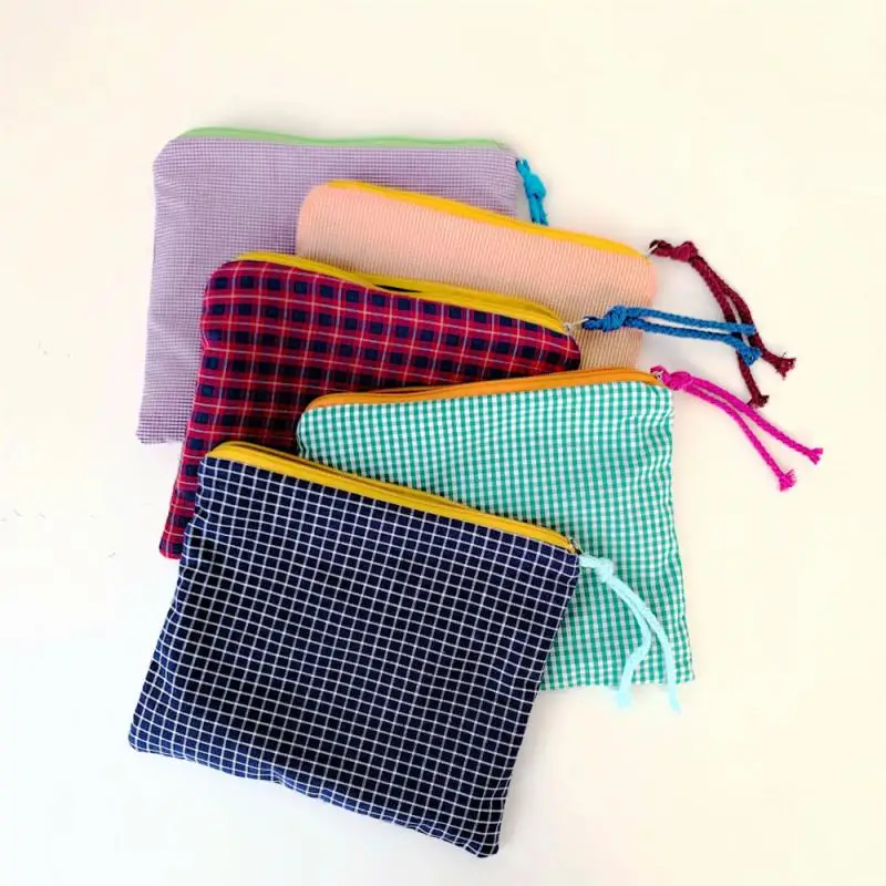 22x17cm Portable Storage Bag Fashion Makeup Bag Large Capacity Women Zipper Pouch Storage Tools Cotton Cloth Simple Cosmetic Bag
22x17cm Portable Storage Bag Fashion Makeup Bag Large Capacity Women Zipper Pouch Storage Tools Cotton Cloth Simple Cosmetic Bag