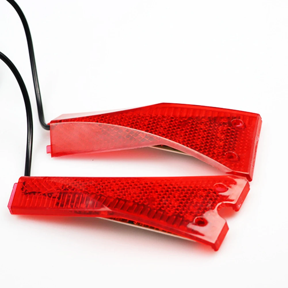Rear Tail Light Turn Signal Light 1 Pair 160x67x25mm High Quality Left And Right Light Red Light For Kugoo M4/Pro
Rear Tail Light Turn Signal Light 1 Pair 160x67x25mm High Quality Left And Right Light Red Light For Kugoo M4/Pro