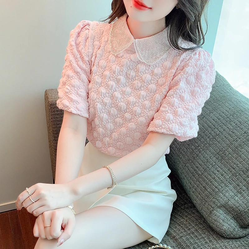 Женская летняя жаккардовая блузка с буффами на рукавах
Женская летняя жаккардовая блузка с буффами на рукавах