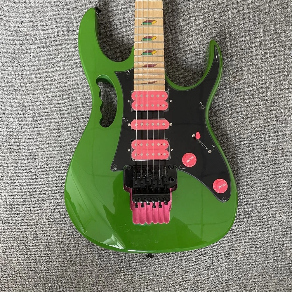 Double shake electric guitar, pagoda Pinji, green, double single and double pickups, real factory pictures, can be modified and
Double shake electric guitar, pagoda Pinji, green, double single and double pickups, real factory pictures, can be modified and