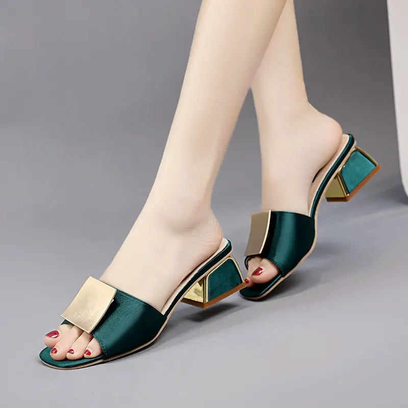 Women's Slippers New 2022 Ladies Summer Outer Wear Slides Square Buckle Open Toe High Heels Sandals Slippers Women's Shoes
Women's Slippers New 2022 Ladies Summer Outer Wear Slides Square Buckle Open Toe High Heels Sandals Slippers Women's Shoes