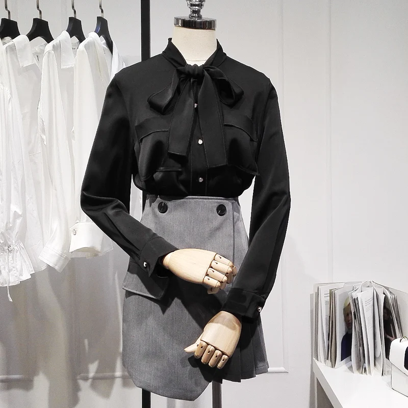 Satin Black Women Shirts Summer New 2022 Long-Sleeved Loose Bow Neck Elegant Office Lady Outwear Tops
Satin Black Women Shirts Summer New 2022 Long-Sleeved Loose Bow Neck Elegant Office Lady Outwear Tops