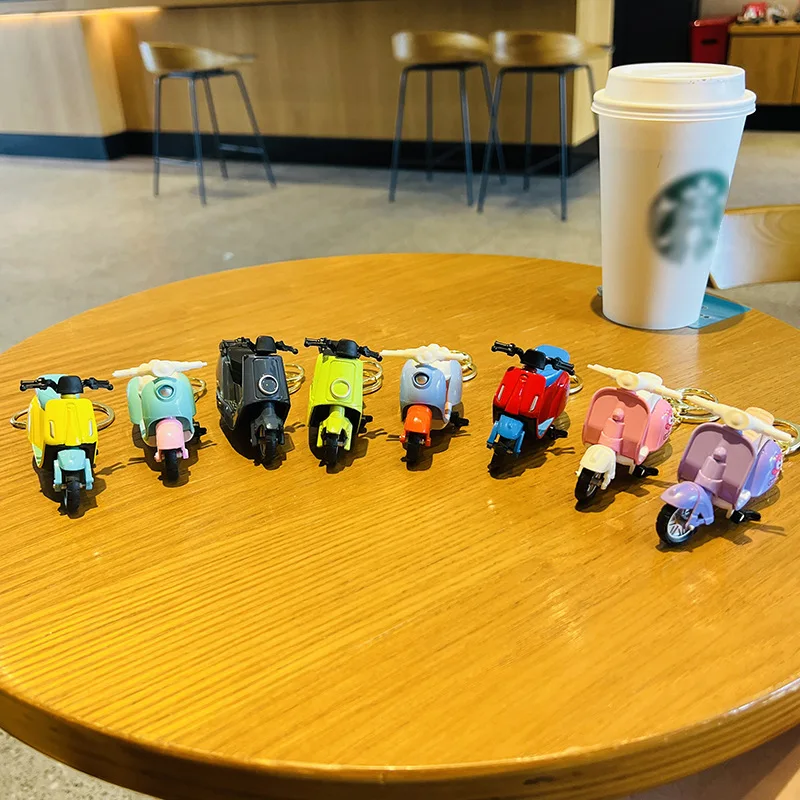 Креативная мини-модель машинки Sanrio с граффити «Моя Мелодия», брелок, милый мультяшный рюкзак, подвеска, украшение, игрушка, праздничный подарок
Креативная мини-модель машинки Sanrio с граффити «Моя Мелодия», брелок, милый мультяшный рюкзак, подвеска, украшение, игрушка, праздничный подарок