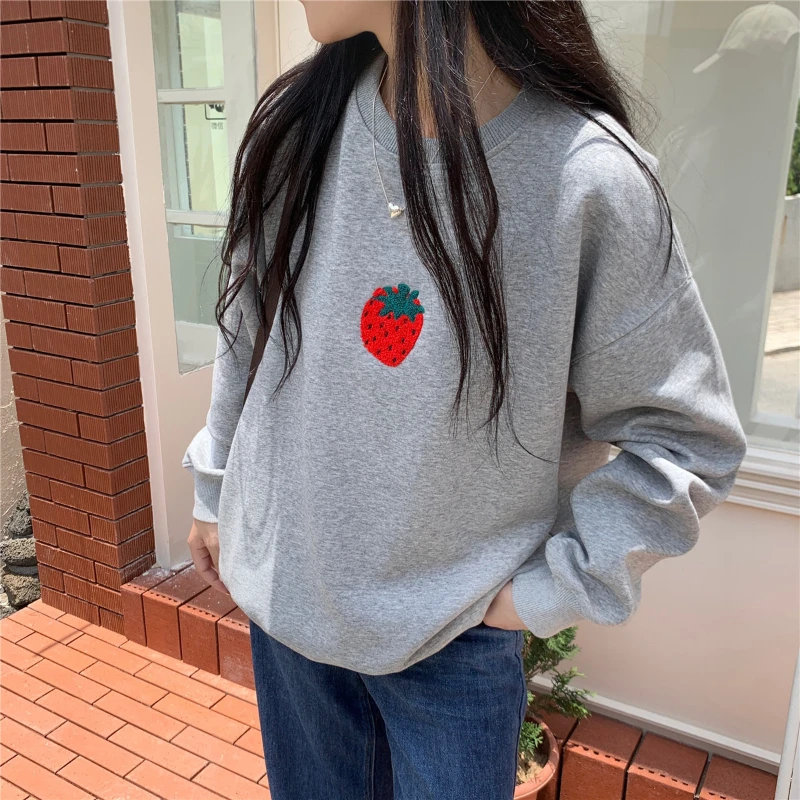 Sweet Girl Casual Strawberry Embroidered Pullovers Urban Women O-Neck Loose Warm Thick Sweatshirts Spring Autumn Fashion Sweater
Sweet Girl Casual Strawberry Embroidered Pullovers Urban Women O-Neck Loose Warm Thick Sweatshirts Spring Autumn Fashion Sweater