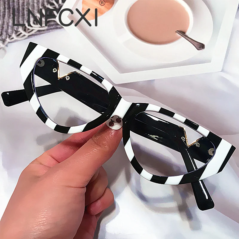 LNFCXI Zebra Cat Eye Anti-blue Light Eyeglasses for Women 2022 Luxury Brand Small Round Computer Myopia Glasses Female Shades
LNFCXI Zebra Cat Eye Anti-blue Light Eyeglasses for Women 2022 Luxury Brand Small Round Computer Myopia Glasses Female Shades