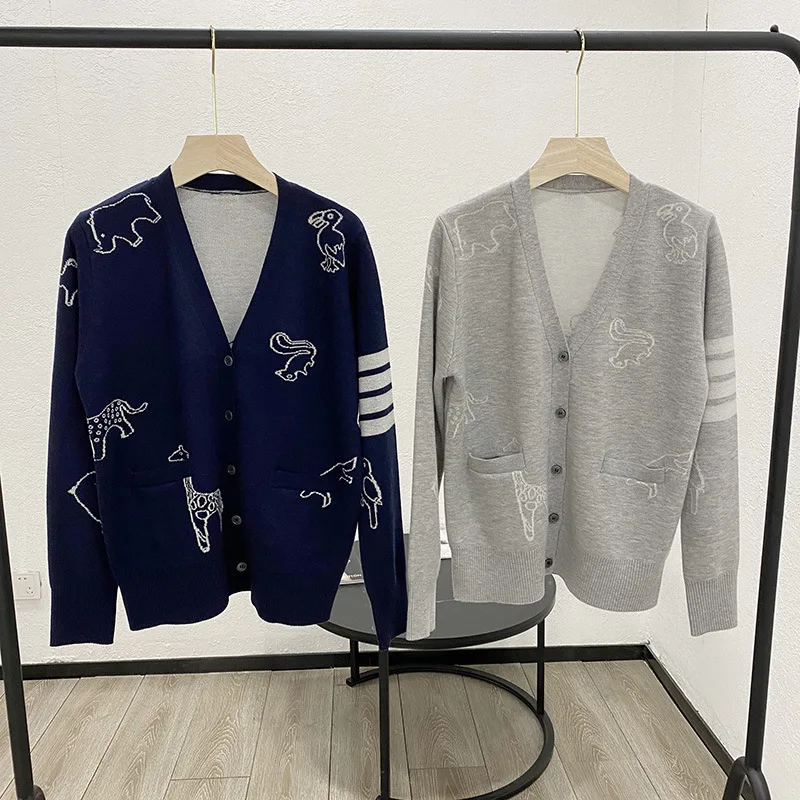 Chaopai Spring New Versatile Age Reducing Four Bar Long Sleeve Loose TB Animal Pattern V-Neck Knitted Cardigan Women
Chaopai Spring New Versatile Age Reducing Four Bar Long Sleeve Loose TB Animal Pattern V-Neck Knitted Cardigan Women