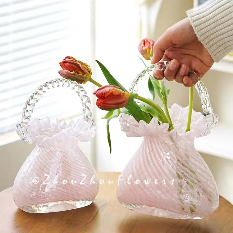 Modern European Glass Pink Flower Vase Portable Flower Basket Home Decor Accessories Art Floral Bottle Room Desktop Decor
Modern European Glass Pink Flower Vase Portable Flower Basket Home Decor Accessories Art Floral Bottle Room Desktop Decor