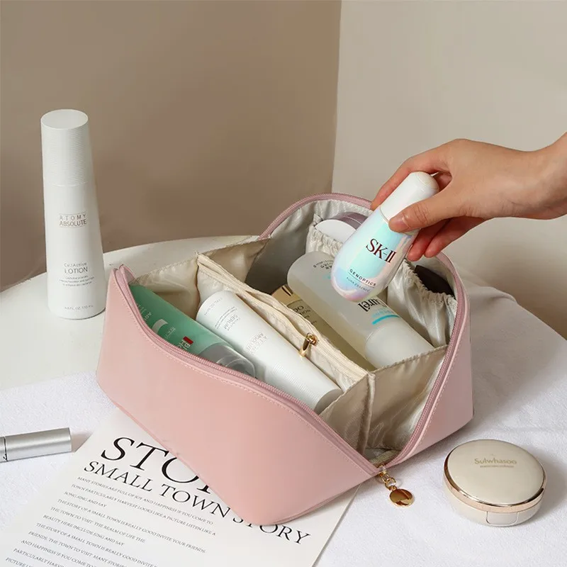 Makeup Organizer Large Capacity Portable Cosmetic Bag Convenient Cosmetic Box Travel Toiletry PU Luxury Brand Designer Bag
Makeup Organizer Large Capacity Portable Cosmetic Bag Convenient Cosmetic Box Travel Toiletry PU Luxury Brand Designer Bag