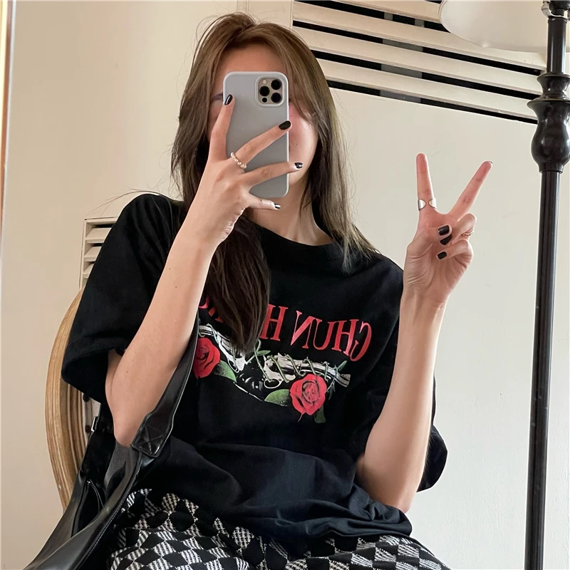6630 Summer 2022 new loose students simple street printing short-sleeved T-shirt women
6630 Summer 2022 new loose students simple street printing short-sleeved T-shirt women