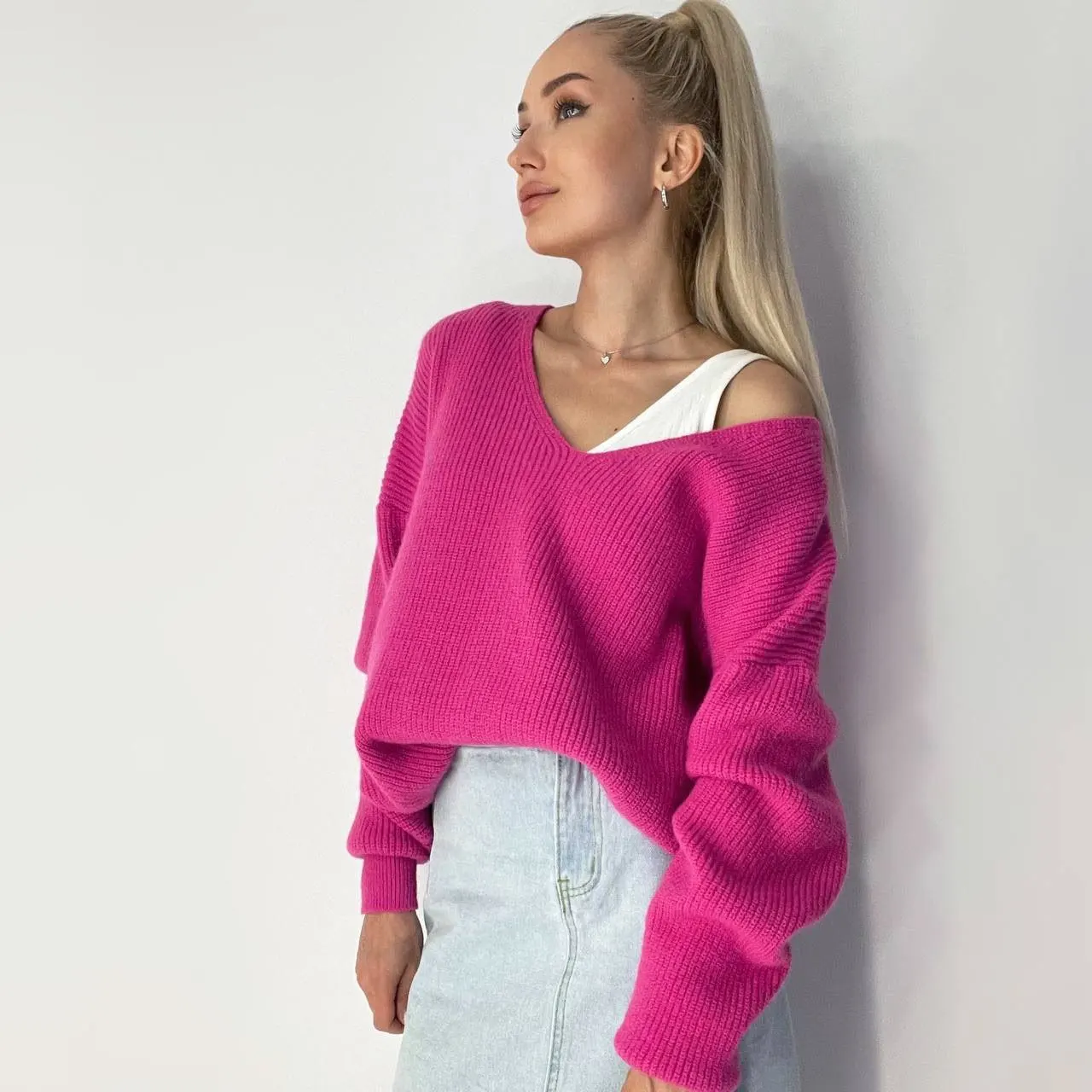 2022 Fall Knitted Warm Women's Sweater Long Sleeve V-neck Loose Sweaters Female Winter Thicken Fashion Casual Ladies Pullover
2022 Fall Knitted Warm Women's Sweater Long Sleeve V-neck Loose Sweaters Female Winter Thicken Fashion Casual Ladies Pullover