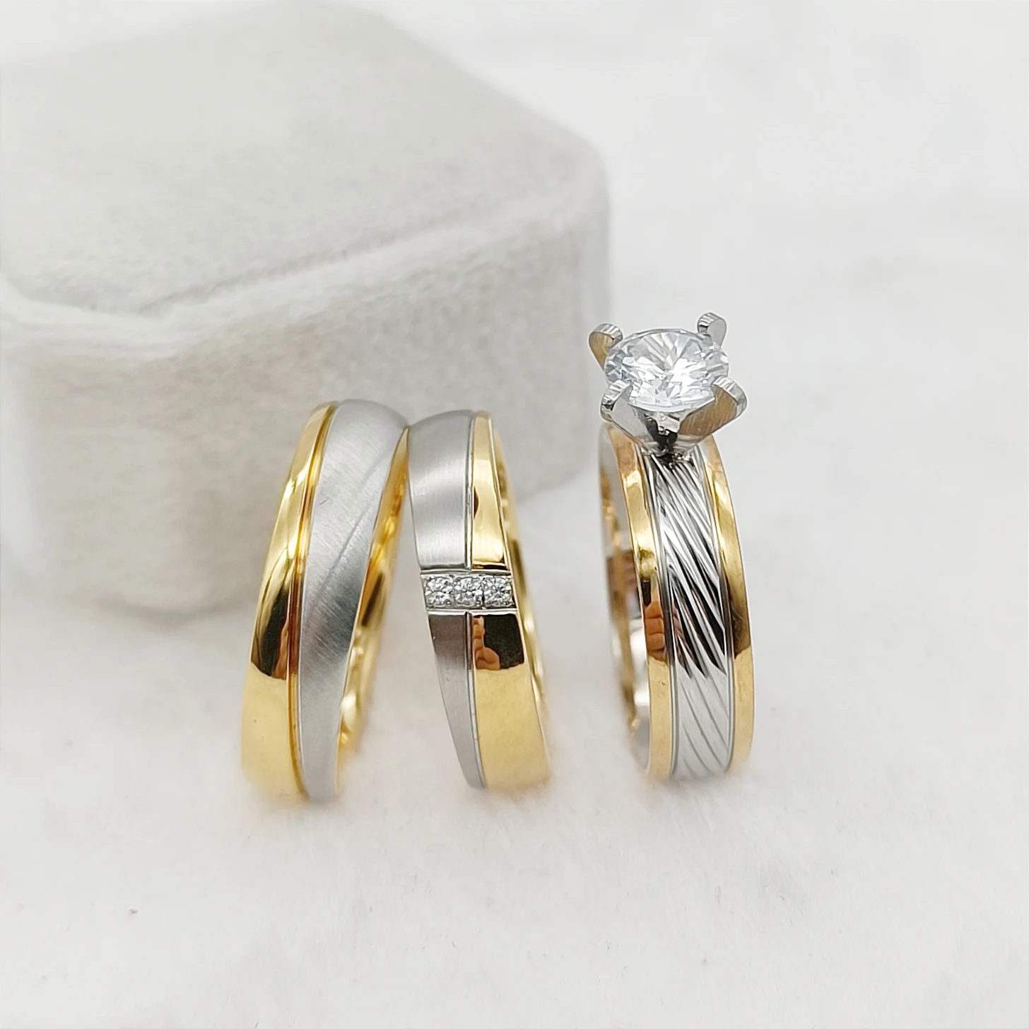 Wholesale 3pcs Wedding Engagement Rings Set 18k Gold Plated jewelry Promise Couple Rings bague homme
Wholesale 3pcs Wedding Engagement Rings Set 18k Gold Plated jewelry Promise Couple Rings bague homme
