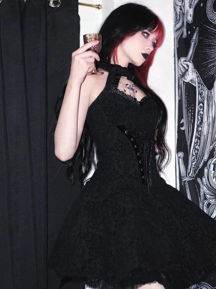Vintage Gothic Black Sleeveless Halter Dress Grunge Aesthetic Sexy Jacquard Bandage Corset Mini Dresses Women Summer Streetwear
Vintage Gothic Black Sleeveless Halter Dress Grunge Aesthetic Sexy Jacquard Bandage Corset Mini Dresses Women Summer Streetwear