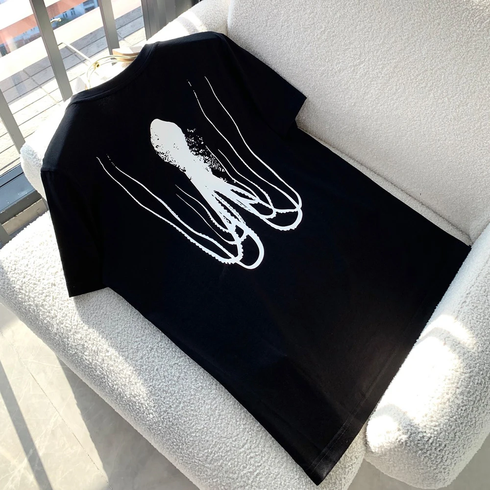 Высококачественная дизайнерская футболка от известного бренда с коротким рукавом, роскошные топы для мужчин и женщин, футболки из чистого ... 
Высококачественная дизайнерская футболка от известного бренда с коротким рукавом, роскошные топы для мужчин и женщин, футболки из чистого ...