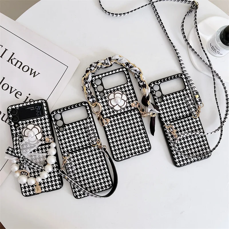 Cute Pearl Flower Hand Rope Chain Phone Case For Samsung Galaxy Z Flip 4 3 2 Cover Crossbody Houndstooth Cases For Z Flip3 Flip4
Cute Pearl Flower Hand Rope Chain Phone Case For Samsung Galaxy Z Flip 4 3 2 Cover Crossbody Houndstooth Cases For Z Flip3 Flip4