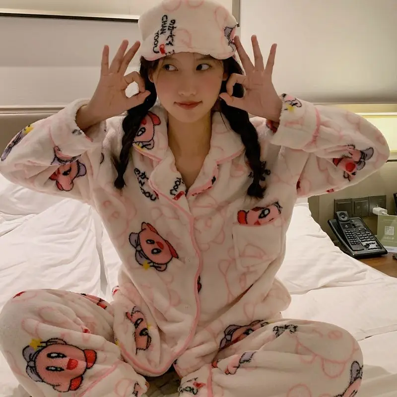2023 звезда, Кирби, коралловый бархат, пижама для женщин, аниме Kawaii Hello Kitty, зимняя плюс бархатная утепленная Ins Студенческая Домашняя одежда, комплект
2023 звезда, Кирби, коралловый бархат, пижама для женщин, аниме Kawaii Hello Kitty, зимняя плюс бархатная утепленная Ins Студенческая Домашняя одежда, комплект