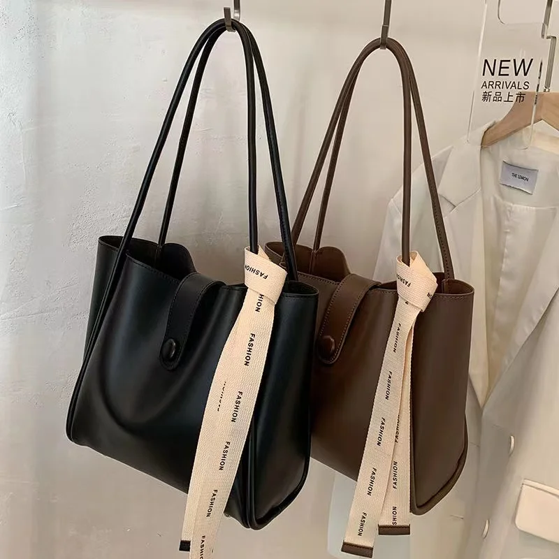 Women's mother handbag Women's embossed shoulder bag Women's messenger bag Serve bag High quality bag
Women's mother handbag Women's embossed shoulder bag Women's messenger bag Serve bag High quality bag
