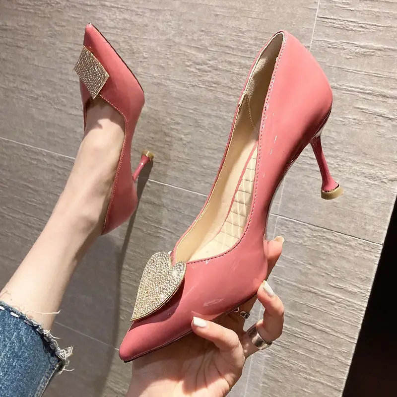 Patent Leather Sexy Pumps for Women Shoes Fashion Temperament Rhinestone Square Buckle Stiletto Pointed Toe High Heels 2022 New
Patent Leather Sexy Pumps for Women Shoes Fashion Temperament Rhinestone Square Buckle Stiletto Pointed Toe High Heels 2022 New