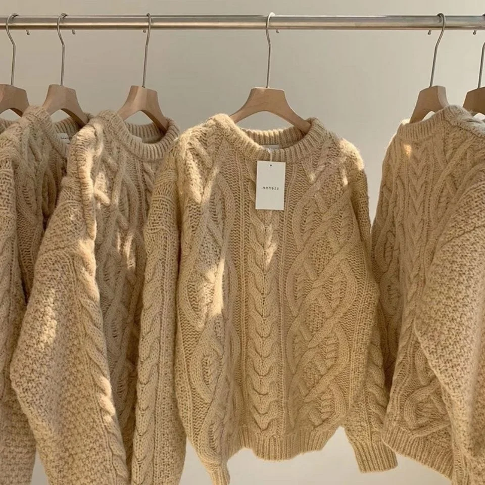 Autumn and Winter Loose Twist Pullover Sweater Women's Retro Round Neck Knitted Bottoming Shirt with Thick Sweater Inside
Autumn and Winter Loose Twist Pullover Sweater Women's Retro Round Neck Knitted Bottoming Shirt with Thick Sweater Inside