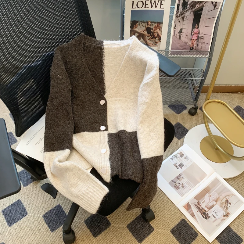 Женский трикотажный кардиган, винтажный контрастный свитер в Корейском стиле с V-образным вырезом и длинным рукавом, осень 
Женский трикотажный кардиган, винтажный контрастный свитер в Корейском стиле с V-образным вырезом и длинным рукавом, осень