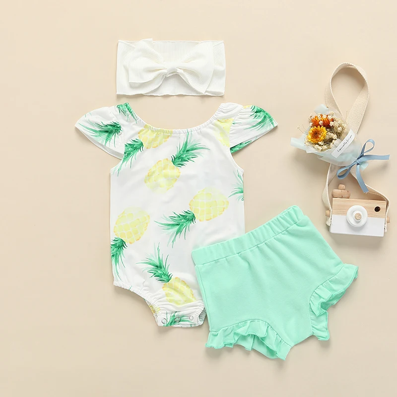 Newborn Baby Girl Pineapple Printing Three-Piece Outfits Short Sleeve Romper + Solid Color Shorts + Decorative Hairband
Newborn Baby Girl Pineapple Printing Three-Piece Outfits Short Sleeve Romper + Solid Color Shorts + Decorative Hairband