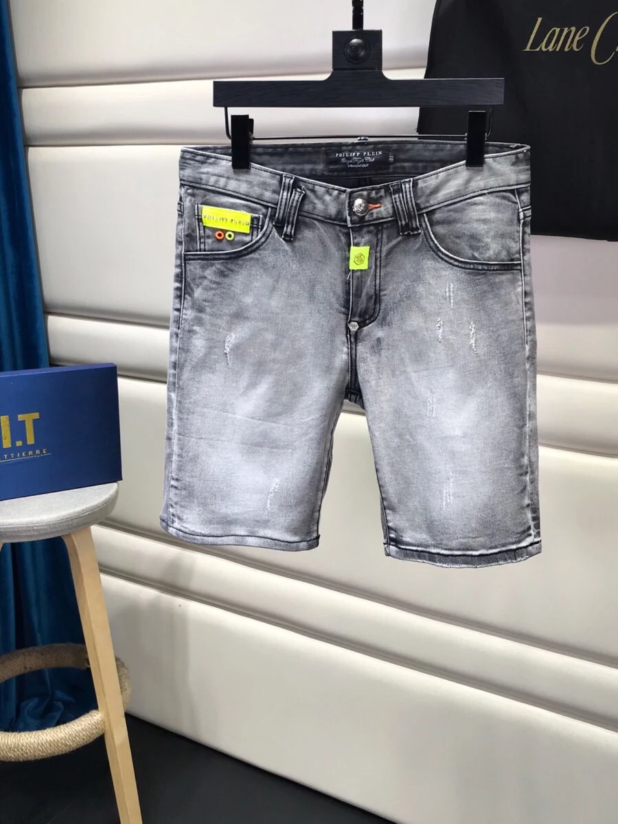 2023 Summer Fashion New QP Philipp Men's Retro Style Denim Pleins Casual Hole Patch Jean Shorts Male Clothes
2023 Summer Fashion New QP Philipp Men's Retro Style Denim Pleins Casual Hole Patch Jean Shorts Male Clothes
