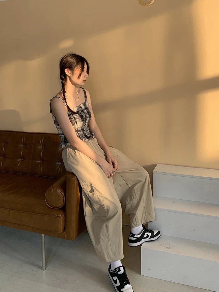A Wide-leg pants women's summer thin high-waist nine-point pants new casual loose straight overalls trousers
A Wide-leg pants women's summer thin high-waist nine-point pants new casual loose straight overalls trousers