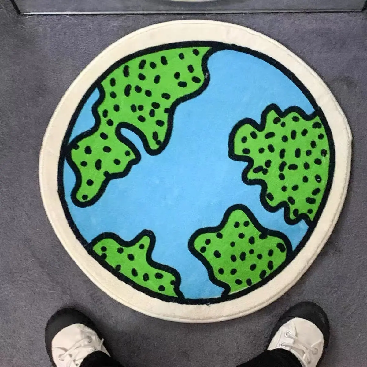 Illustration Earth Cartoon Round Bedside Mat Entry Door Floor Mat Bathroom Bedroom Non-slip Faul Wool Furry Carpet Absorbent Mat
Illustration Earth Cartoon Round Bedside Mat Entry Door Floor Mat Bathroom Bedroom Non-slip Faul Wool Furry Carpet Absorbent Mat