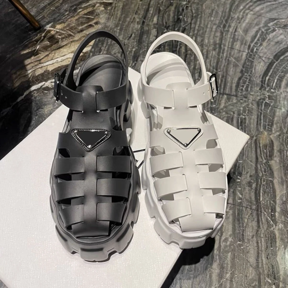 2022 Summer New Brand Women Slipper Fashion Luxury Ladies Slides Beach Casual Sandal Women's Woven Platform Sandals Roman Shoes
2022 Summer New Brand Women Slipper Fashion Luxury Ladies Slides Beach Casual Sandal Women's Woven Platform Sandals Roman Shoes