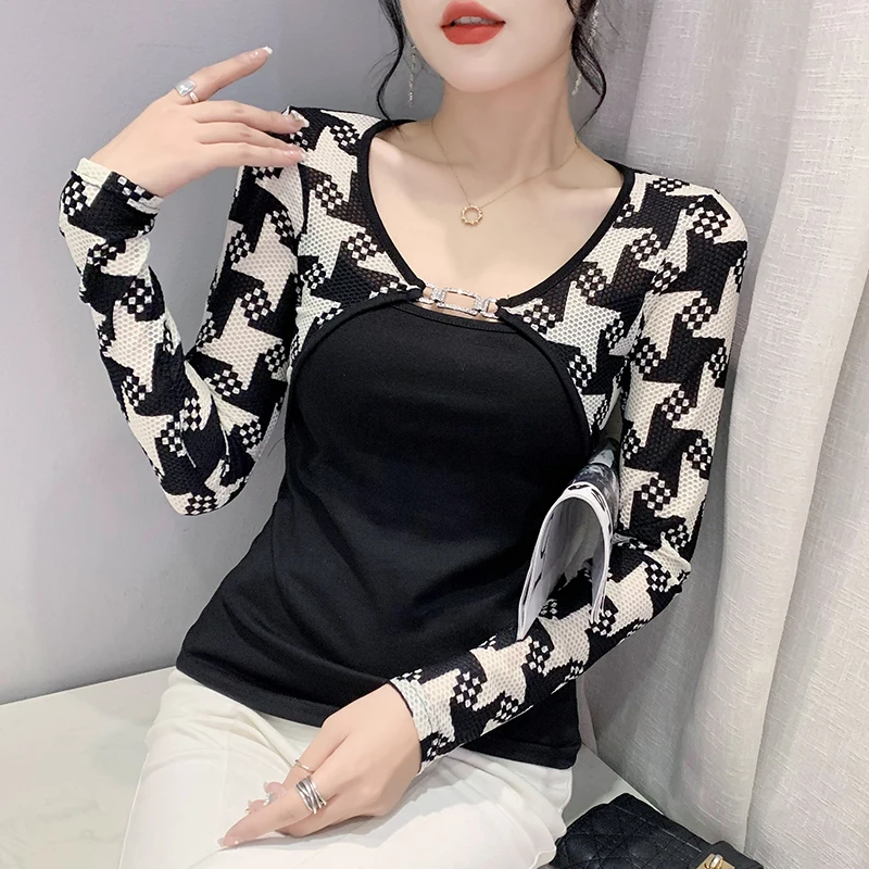 Осенне-зимняя европейская одежда, футболка с имитацией двух предметов, шикарные сексуальные сетчатые Женские топы с принтом в стиле пэчворк, женская футболка с длинным рукавом, модель 9214
Осенне-зимняя европейская одежда, футболка с имитацией двух предметов, шикарные сексуальные сетчатые Женские топы с принтом в стиле пэчворк, женская футболка с длинным рукавом, модель 9214