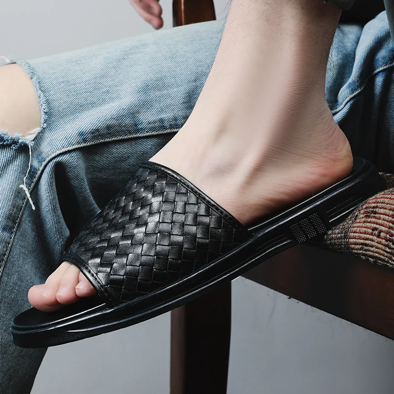 Men Casual Shoes Slippers Men Genuine Leather Home Shoes for Men Luxury Soft Flat Shoes Half Slipper Comfy Sandals Minimalist
Men Casual Shoes Slippers Men Genuine Leather Home Shoes for Men Luxury Soft Flat Shoes Half Slipper Comfy Sandals Minimalist