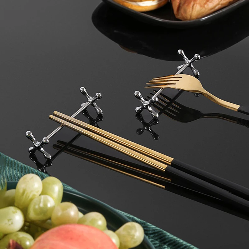 

1PC Tableware Stand Chopstick Holder Metal Plum Shape Stainless Steel Chopsticks Spoon Stand Knife Fork Storage Kitchen Crafts