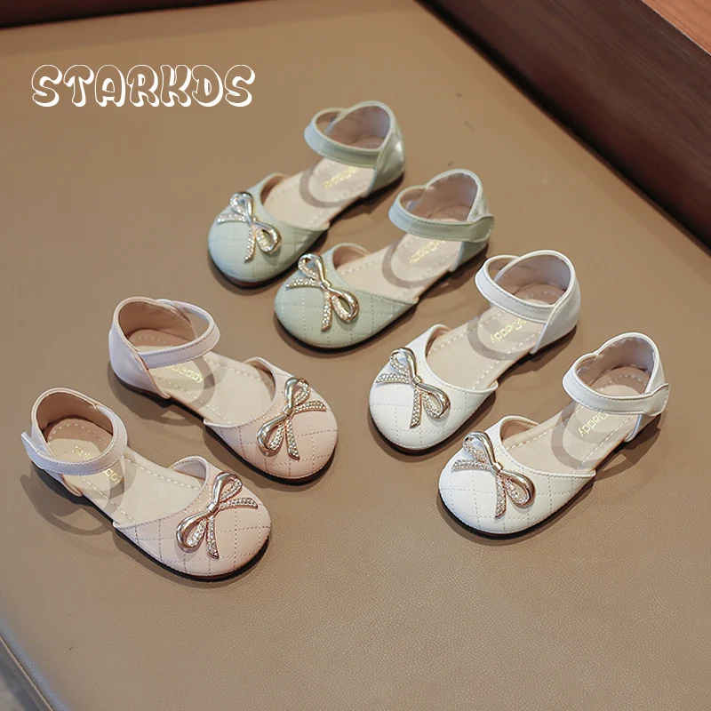 Girls Princess Shoes 2023 Spring New Fashion Dress Rowtie Mary Janes Baby Kids Flats Brand Design Rhinestone Soft Sandals
Girls Princess Shoes 2023 Spring New Fashion Dress Rowtie Mary Janes Baby Kids Flats Brand Design Rhinestone Soft Sandals
