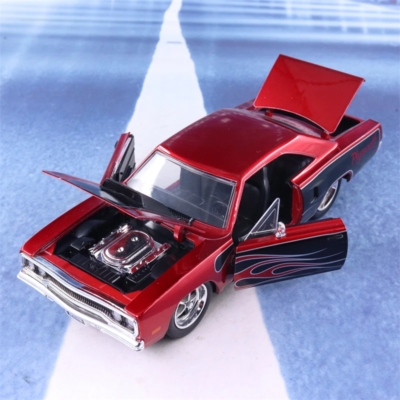Модель спортивного автомобиля из металлического сплава 1:24 1970 |