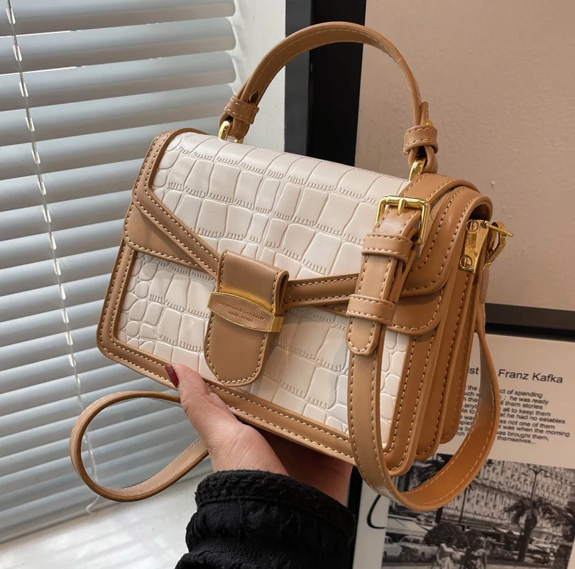 2022New Women's Stone Pattern Messenger Bag High-quality Net Red All-match Handbag Fashion Contrast Color Small Square Bag Women
2022New Women's Stone Pattern Messenger Bag High-quality Net Red All-match Handbag Fashion Contrast Color Small Square Bag Women