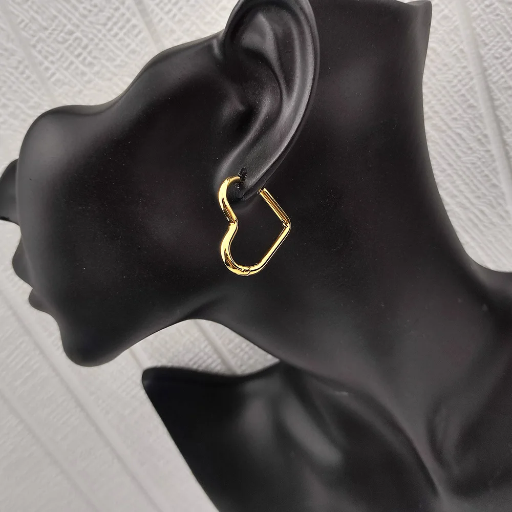 Stainless Steel Womens Drop Earring Korean Fashion Personalized Hollow Out Love Heart Dangle Earring Gold Jewelry Gift Wholesale
Stainless Steel Womens Drop Earring Korean Fashion Personalized Hollow Out Love Heart Dangle Earring Gold Jewelry Gift Wholesale