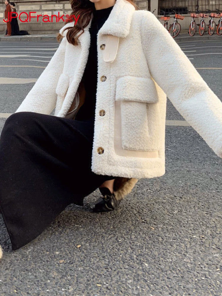 Lamb Wool Coat Women's Winter 2023 New Autumn and Winter Versatile Thick Wool Sheep Shearing Coat Fur Integrated Lamb Wool Coat
Lamb Wool Coat Women's Winter 2023 New Autumn and Winter Versatile Thick Wool Sheep Shearing Coat Fur Integrated Lamb Wool Coat