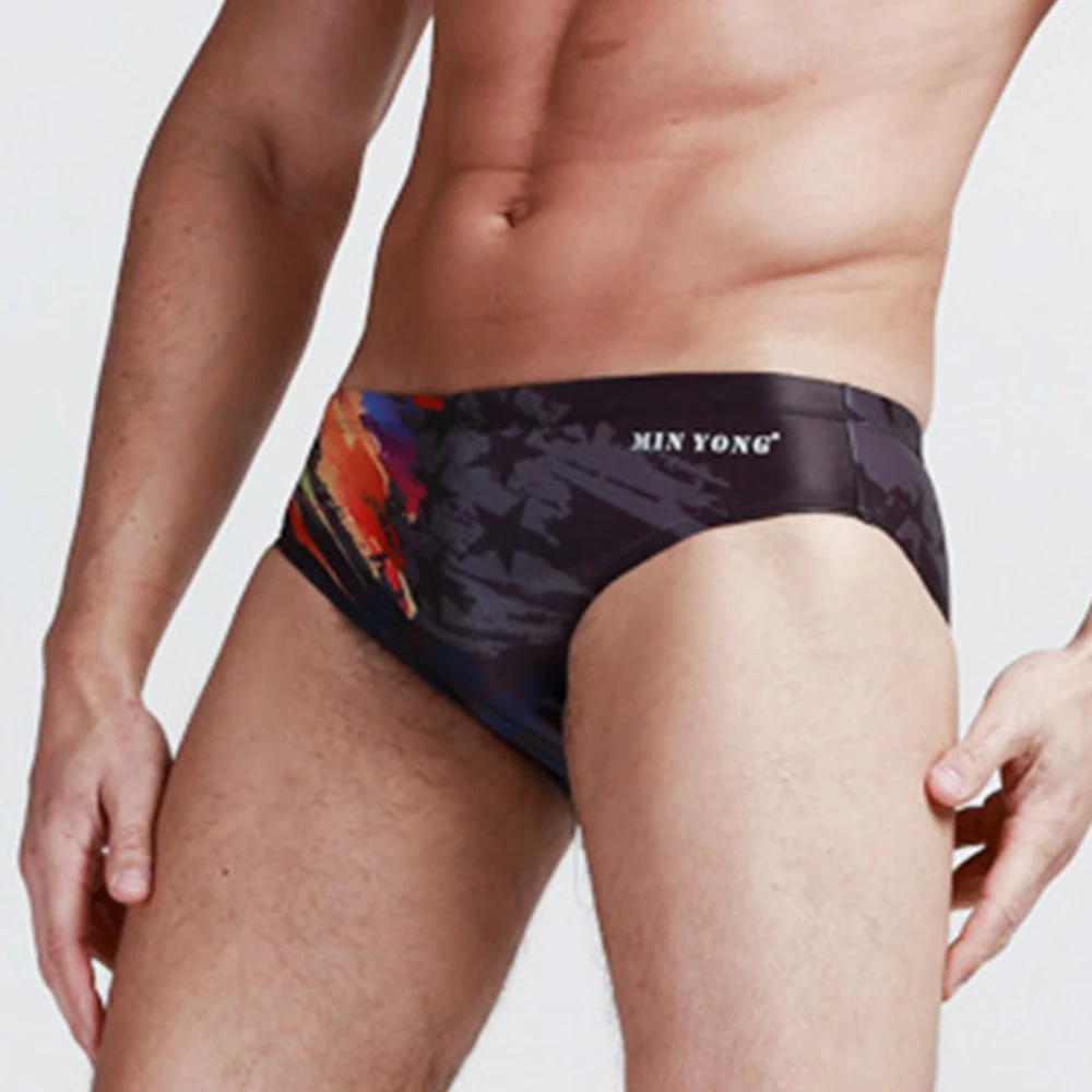 2022 Fashion Summer Men Elastic Pouch Print Briefs Swimming Pants Swim Trunks Swimsuit New Breathable Soft Sports Lingerie
2022 Fashion Summer Men Elastic Pouch Print Briefs Swimming Pants Swim Trunks Swimsuit New Breathable Soft Sports Lingerie