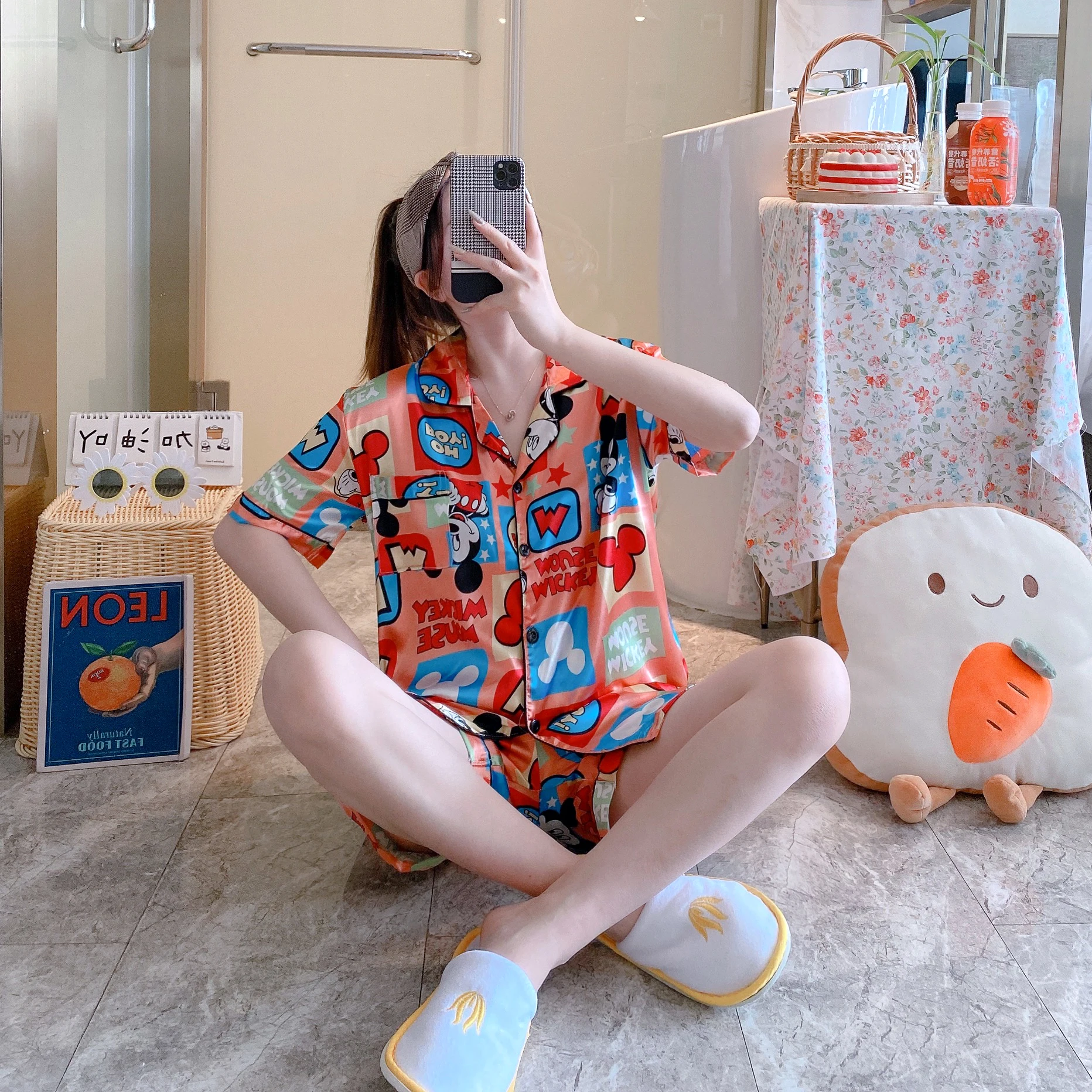 Disney Mickey Satin Pajamas with Shorts Women Sleepwear Suit Silk Pyjama Ladies Short Sleeve Casual Pajama Sets Woman Homewear
Disney Mickey Satin Pajamas with Shorts Women Sleepwear Suit Silk Pyjama Ladies Short Sleeve Casual Pajama Sets Woman Homewear