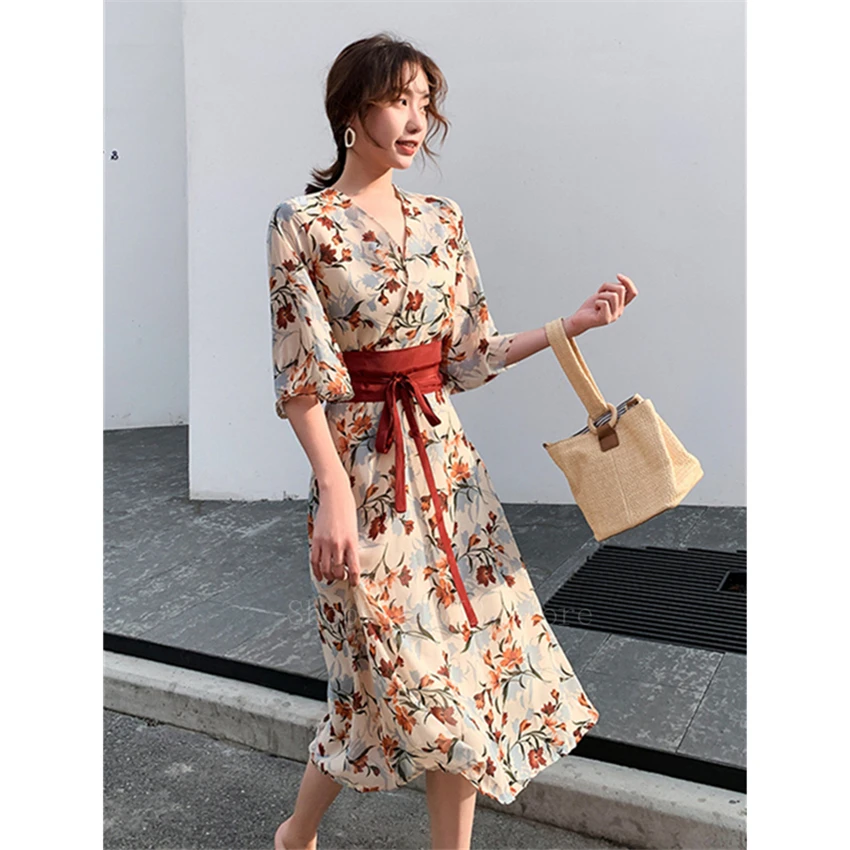 Gaya Jepang Busana Bunga Cetak Kimono Gaun Wanita Musim Panas Streetwear Yukata Obi Harajuku Folk Retro Kasual Vestido 
Gaya Jepang Busana Bunga Cetak Kimono Gaun Wanita Musim Panas Streetwear Yukata Obi Harajuku Folk Retro Kasual Vestido